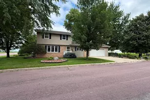 1134 10th St, Westbrook, MN 56183 - Photo 2