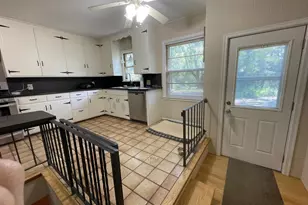 205 Deerwood Ln N, Plymouth, MN 55441 - Photo 10