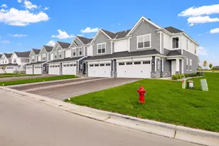 9482 4th St N, Lake Elmo, MN 55042 - Photo 2