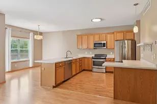 7525 5th St N, Oakdale, MN 55128 - Photo 10