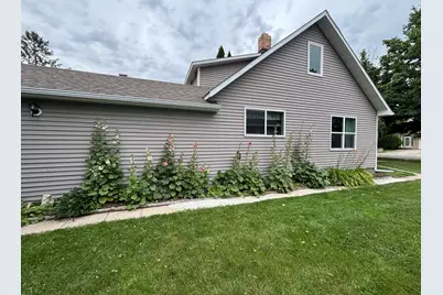 335 Crocker Avenue N, Thief River Falls, MN 56701 - Photo 2