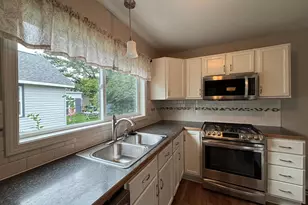 335 Crocker Ave N, Thief River Falls, MN 56701 - Photo 12