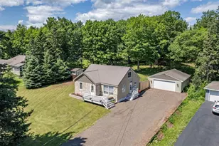 325 E Locust St, Duluth, MN 55811 - Photo 1