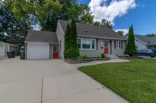 1120 Highland Ave, Mankato, MN 56001 - Photo 1