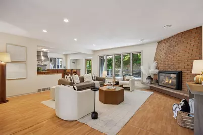 1013 Kenwood Parkway, Minneapolis, MN 55403 - Photo 4