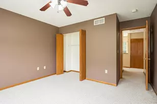 1221 Clarence St, Saint Paul, MN 55106 - Photo 20