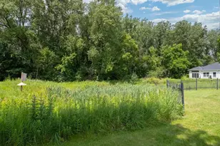 1221 Clarence St, Saint Paul, MN 55106 - Photo 4