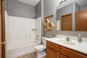 1221 Clarence St, Saint Paul, MN 55106 - Photo 16