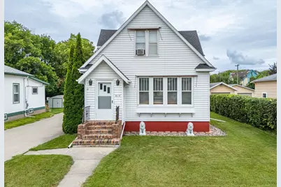 615 Holly Avenue, Crookston, MN 56716 - Photo 1