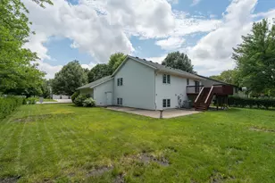 1670 Castle Dr, North Mankato, MN 56003 - Photo 30