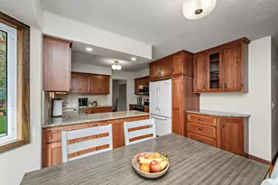 5800 Scenic Heights Dr, Minnetonka, MN 55345 - Photo 8