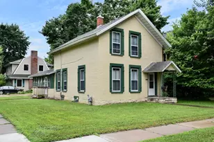 403 W Broadway St, Winona, MN 55987 - Photo 2