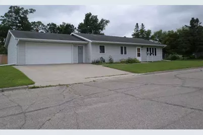202 Kendall Avenue S, Thief River Falls, MN 56701 - Photo 1