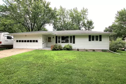 725 Southview Drive SW, Hutchinson, MN 55350 - Photo 1