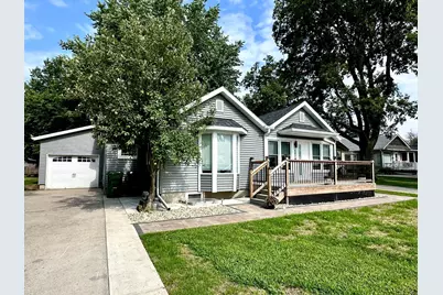 710 W Lake Avenue, Worthington, MN 56187 - Photo 1