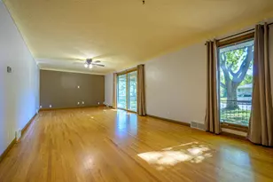 595 Milwaukee Ave SW, Hutchinson, MN 55350 - Photo 8