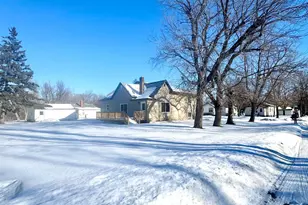 301 W Garfield Ave, Mahnomen, MN 56557 - Photo 4