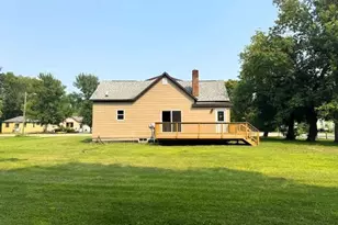 301 W Garfield Ave, Mahnomen, MN 56557 - Photo 2