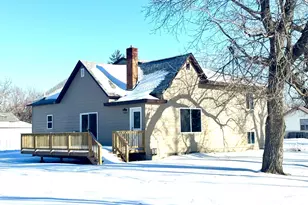 301 W Garfield Ave, Mahnomen, MN 56557 - Photo 1