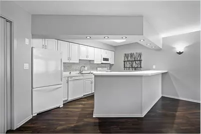 10411 Cedar Lake Road #301, Minnetonka, MN 55305 - Photo 40