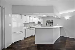 10411 Cedar Lake Rd, Minnetonka, MN 55305 - Photo 40