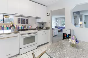 10411 Cedar Lake Rd, Minnetonka, MN 55305 - Photo 12