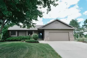 115 Sugarloaf Ln, Zumbrota, MN 55992 - Photo 1