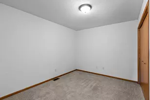 301 Roosevelt St S, Cambridge, MN 55008 - Photo 14