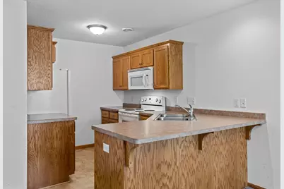 301 Roosevelt Street S #G, Cambridge, MN 55008 - Photo 8