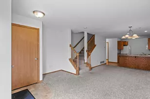 301 Roosevelt St S, Cambridge, MN 55008 - Photo 4