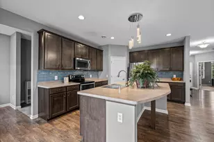 15653 Eddy Crk Wy, Apple Valley, MN 55124 - Photo 2