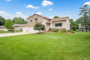 707 26th St SW, Austin, MN 55912 - Photo 1