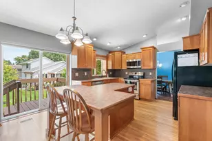 707 26th St SW, Austin, MN 55912 - Photo 6