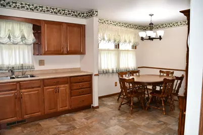 722 Kendall Avenue S, Thief River Falls, MN 56701 - Photo 2