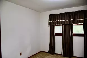 722 Kendall Ave S, Thief River Falls, MN 56701 - Photo 16