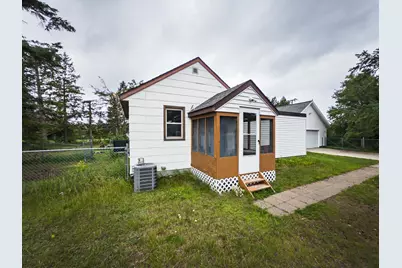 709 Lake Avenue SE, Bemidji, MN 56601 - Photo 1