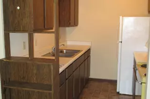 761 S 9th St, Bird Island, MN 55310 - Photo 2