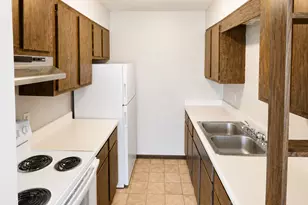 761 S 9th St, Bird Island, MN 55310 - Photo 2