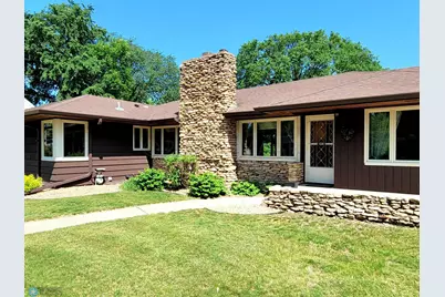 1328 10th Avenue S, Moorhead, MN 56560 - Photo 2