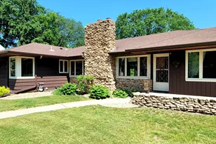 1328 10th Ave S, Moorhead, MN 56560 - Photo 2