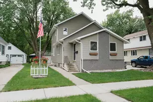 223 W 10th St, Fairmont, MN 56031 - Photo 1