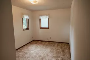 223 W 10th St, Fairmont, MN 56031 - Photo 20
