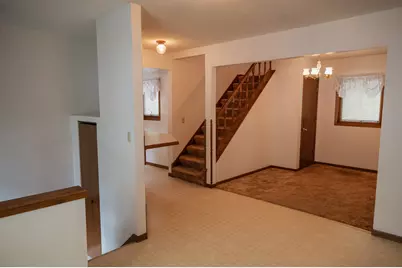 223 W 10th Street, Fairmont, MN 56031 - Photo 6