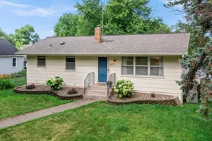 672 Goodview Ave N, Oakdale, MN 55128 - Photo 1