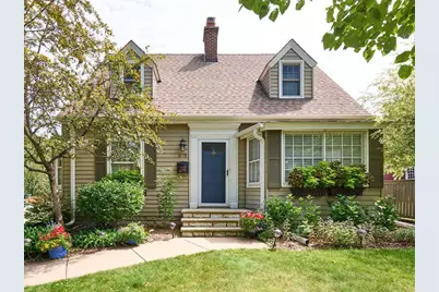 678 Sue Place, Saint Paul, MN 55116 - Photo 1