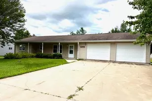 812 Adams Street E, Caledonia, MN 55921 - Photo 1