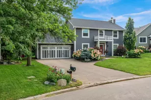 85 Castle Ridge Ct, Chanhassen, MN 55317 - Photo 1