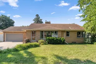 1142 Sandhurst Dr W, Roseville, MN 55113 - Photo 1