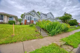 1217 E Ninth St, Duluth, MN 55805 - Photo 1