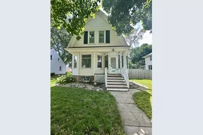 507 W Redwood Street, Marshall, MN 56258 - Photo 1